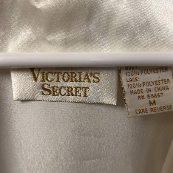 Victoria’s Secret vintage white full length satin robe M bridal lounge lace - Picture 3 of 9
